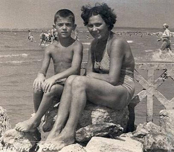 Михаил Боярский и Екатерина Мелентьева, Анапа 1958 год