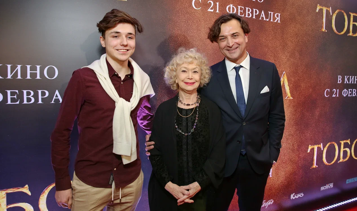 Сергей Лазарев с бабушкой и отцом