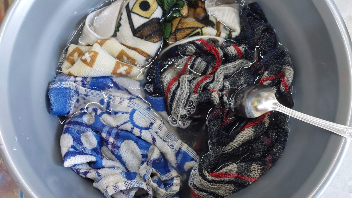 Нашла в интернете лайфхак, как привести свои старые кухонные полотенца в состояние новых. Проверила, делюсь результатом