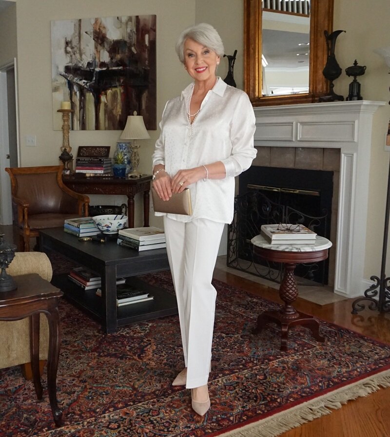 Белые брюки + рубашка – беспроигрышный дуэт на лето. 10 стильных идей для женщин 50+