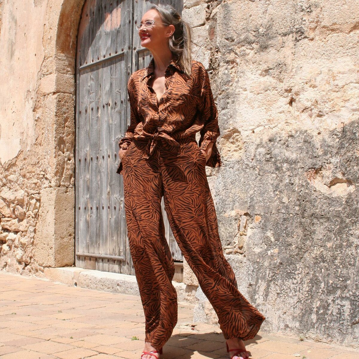 Как омолодить летний образ с помощью одежды: 10 стильных антивозрастных комплектов для зрелых дам