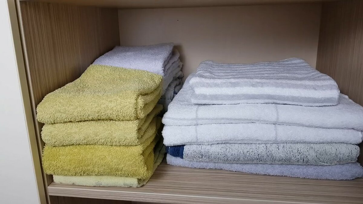 Хранить полотенца в 2 ряда неудобно