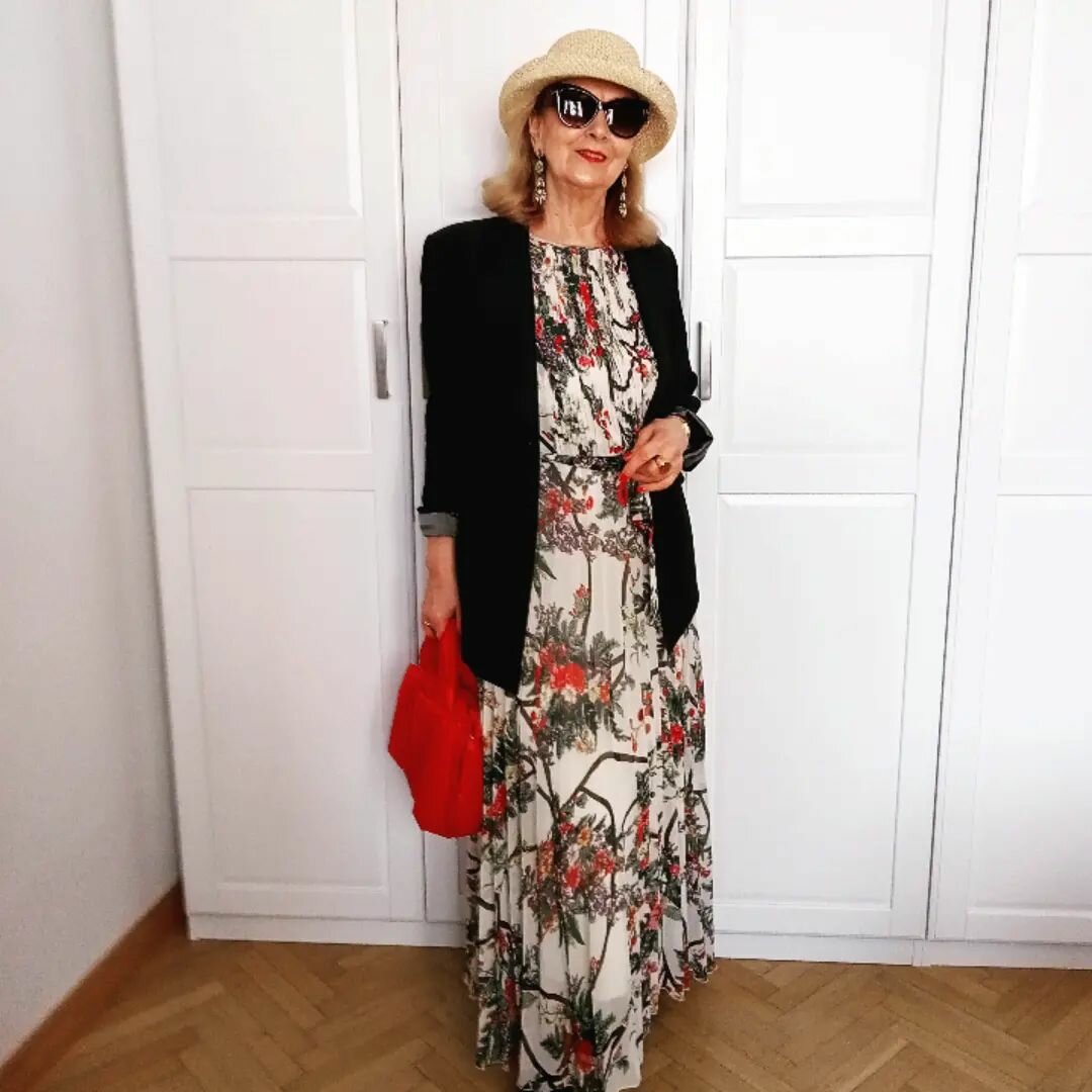 Как одеваться красотке с пенсионным удостоверением: модные и яркие образы от блогера 65+